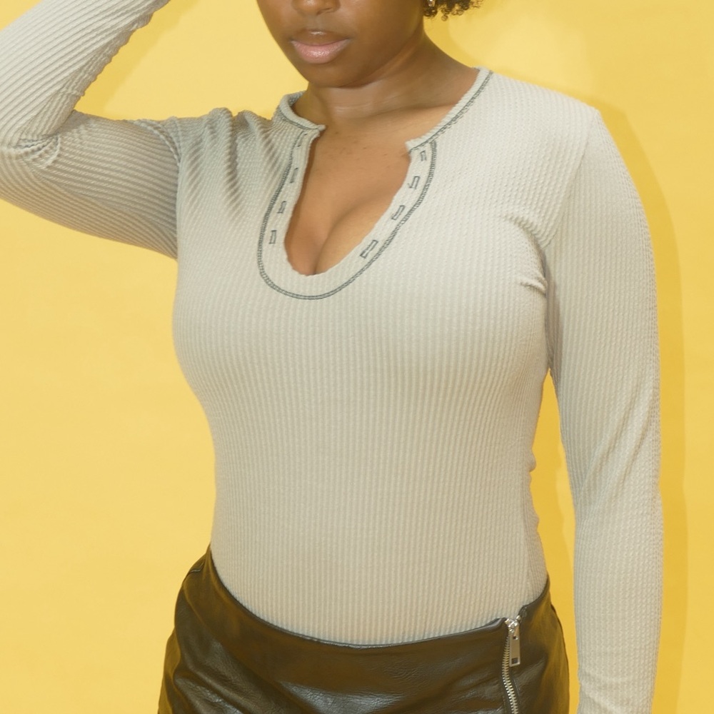 🔵 Ribbed Long-Sleeve bodysuit top